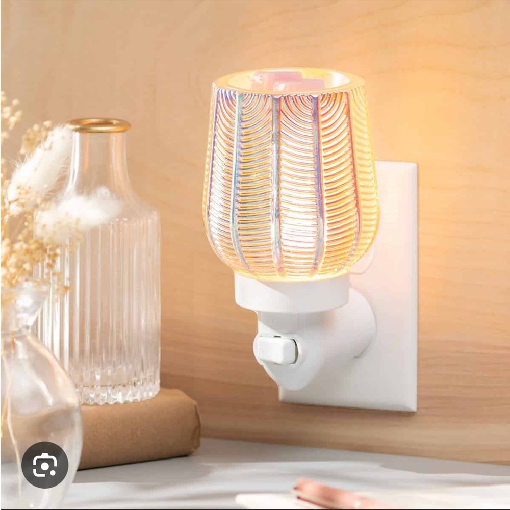SCENTSY Pearled Gatsby Mini Warmer